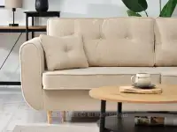Beżowa sofa boucle rozkładana BLINK - BUKOWA NOGA - charakterystyczne detale