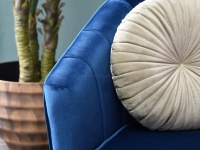 Sofa glamour ESTEL GRANATOWA NA ZŁOTYCH NOGACH z weluru - detale