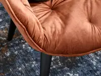 Designerska sofa aksamitna IDIL MIEDZIANA z pikowaniem - welurowa tkanina