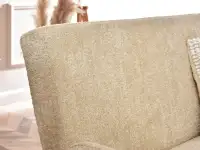 Sofa 2-osobowa do salonu LAO BEŻ BOUCLE- DĘBOWA NOGA - zoom na tkaninę