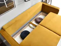 Sofa rozkładana LAVIA MUSZTARDOWA z weluru do pokoju - pojemnik na pościel