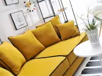 Żółta sofa Miss Bibi - charakterystyczne detale