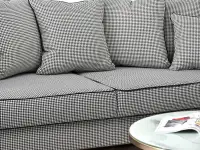 Designerska sofa rozkładana do salonu MISS BIBI pepitka - charakterystyczne detale