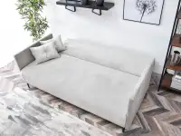 Sofa rozkładana MOLLY POPIELATA z pikowanymi poduchami - funkcja spania