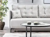 Sofa rozkładana MOLLY POPIELATA z pikowanymi poduchami - nowoczesna forma
