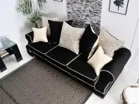 Sofa TOSCA - wersja czarna - wygodnie zasiądą na niej 3 dorosłe osoby