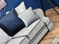 Sofa w stylu angielskim TOSCA szara - delikatna tkanina