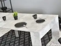 Multifunkcyjny prosty stół rozkładany MESSA beton - charakterystyczne detale