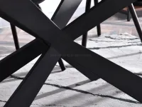 Stół z podstawą Retro orzech - czarny struktura - w aranżacji z krzesłami BENT