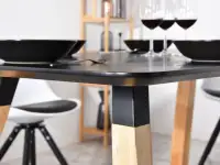Czarny stół drewniany do jadalni SORBO PODSTAWA- DĄB - precyzyjne wykończenie stołu