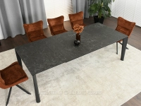 Stół marmurowy CZARNY NERO z funkcją rozkładania TORETO - w aranżacji z krzesłami NANCY oraz konsolą IBEN