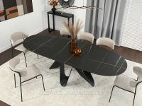 Stół rozkładany do jadalni z ceramiki CZARNY MARMUR PREZIOS - w aranżacji z krzesłami NEILA oraz konsolą IBEN