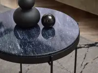 Marmurowy mały stolik IBIA S CZARNY z naturalnym kamieniem - ekskluzywny look