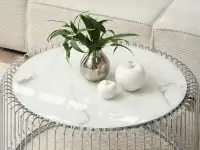Szklany stolik kawowy marmur biały NAVIO XL STELAŻ CHROM - funkcjonalny stolik do salonu