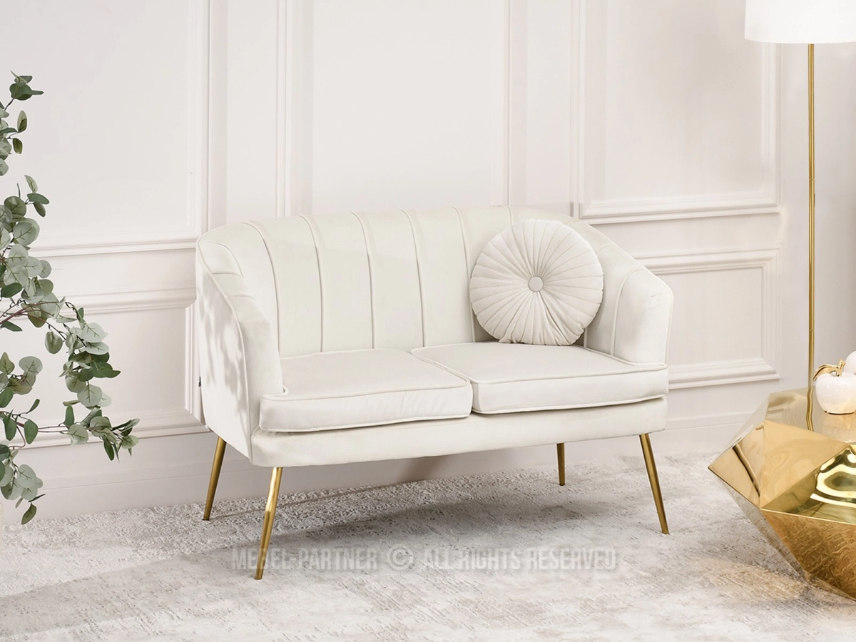Sofa dwuosobowa ESTEL KREMOWY WELUR ZŁOTA PODSTAWA - w aramżacji