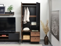 Elegancki komplet mebli do salonu na nóżkach PUERTO 3 - szafa z drewna