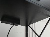 Szafka nocna z gniazdkami i USB TORI CZARNE DREWNO - METAL - elementy techniczne