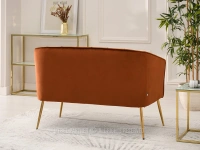 Wygodna sofa dwuosobowa ESTEL MIEDZIANY WELUR - ZŁOTY - tapicerowana materiałem welurowym 
