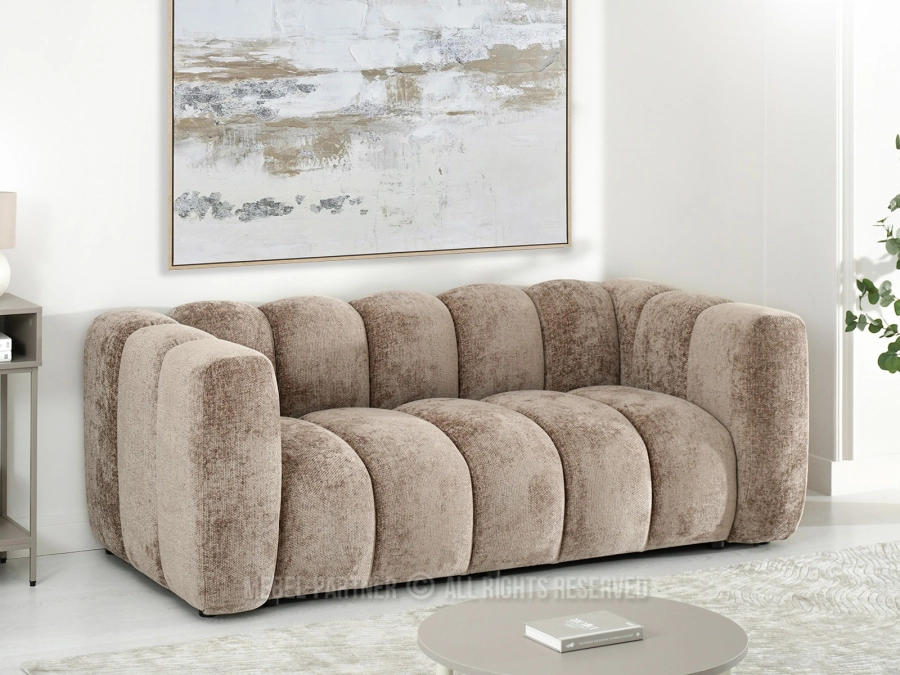 Stylowa brązowa sofa w ciekawej tkaninie