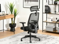 Fotel biurowy ergonomiczny tkanina mesh LARGO CZARNY - w aranżacji z biurkiem UNIF i regałem CLARK